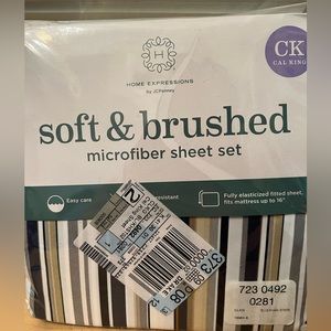 NWOT California King blue and khaki striped sheet set